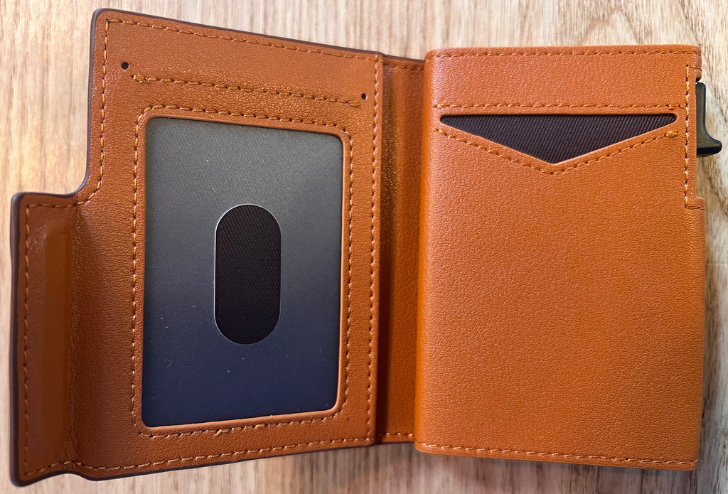 AirTag Compatible Wallet (Brown)